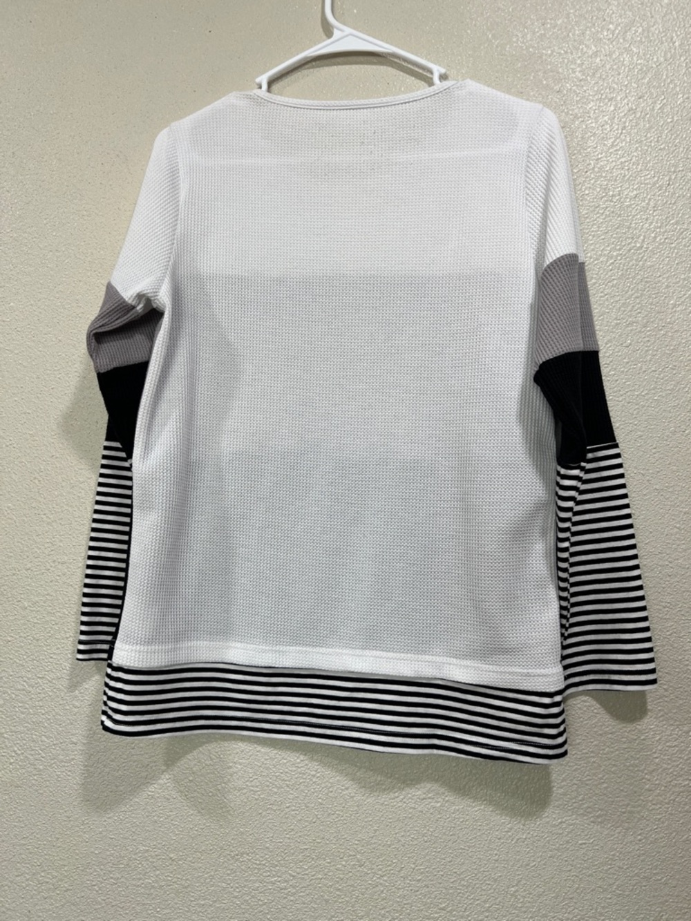 Women’s Colorblock Waffle Knit Long Sleeve Top - White Gray Black - Picture 2 of 3